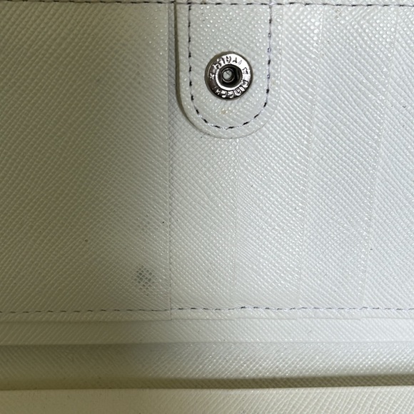 BURBERRY white wallet in good condition. Peeling on the edges. See photos. - Picture 4 of 9